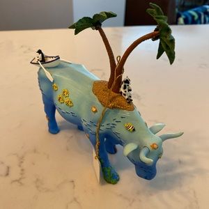 No cow is an island: cow parade